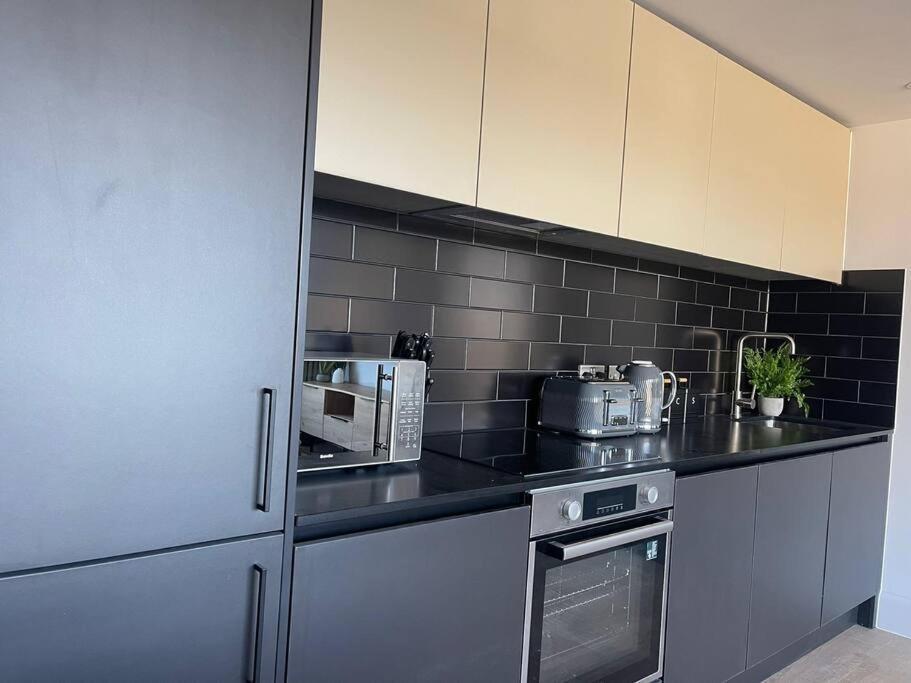 Trendy Apartment In Cardiff Free Parking Exterior foto